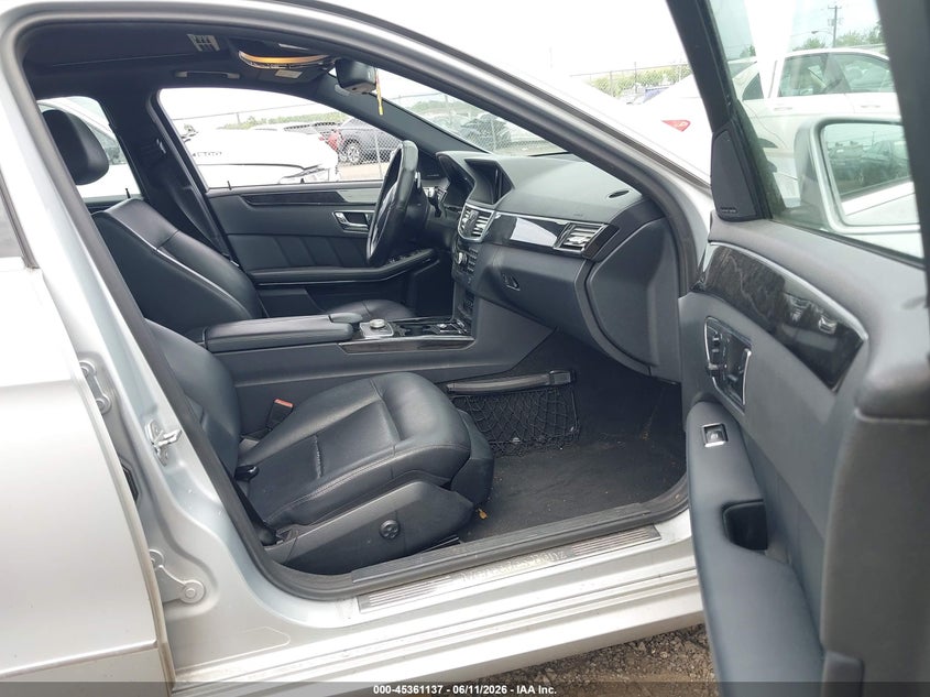 2010 Mercedes-benz E-class VIN WDDHF8HB3AA210325 IAAI salvage auction — NORMAL WEAR, Salvage (Texas), sold $550 on 2026-07-27 (photo 5)
