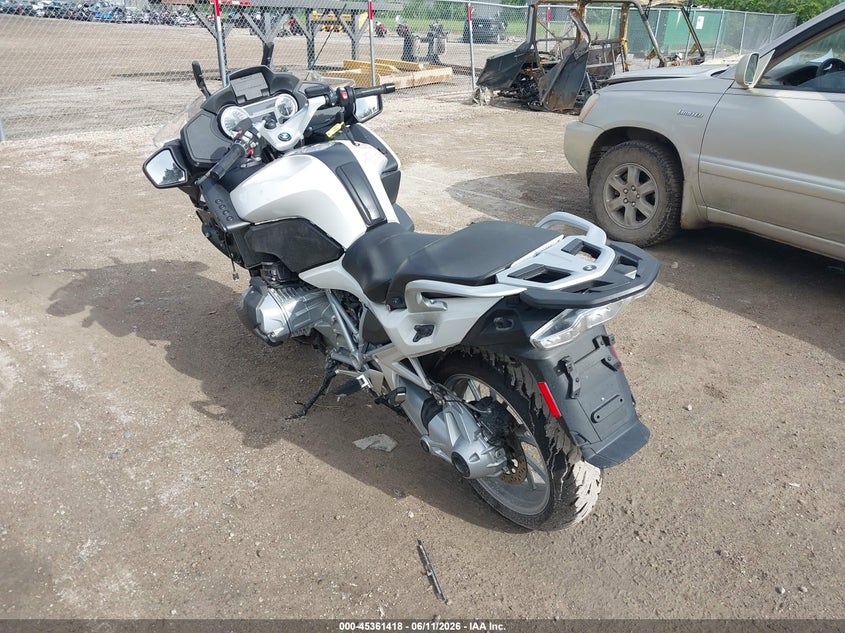 2019 BMW R 1250 VIN WB10J6305KZG33779 IAAI salvage auction — FRONT END, Clear (Michigan), sold $3,150 on 2026-07-22 (photo 3)