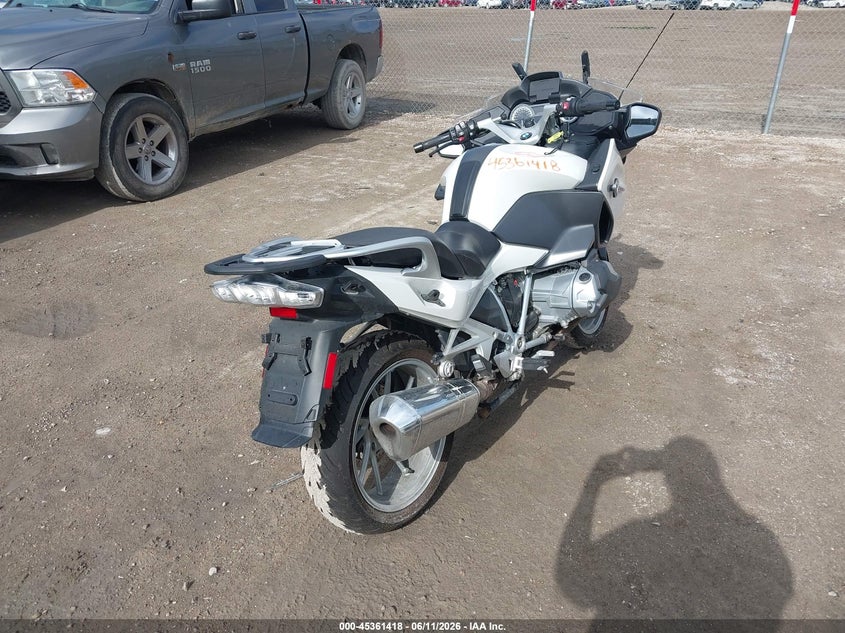 2019 BMW R 1250 VIN WB10J6305KZG33779 IAAI salvage auction — FRONT END, Clear (Michigan), sold $3,150 on 2026-07-22 (photo 4)