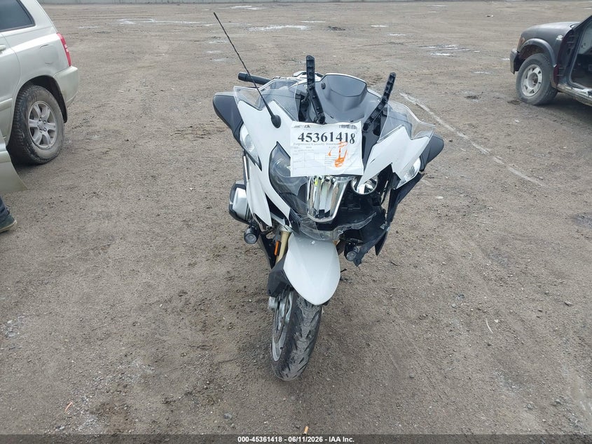 2019 BMW R 1250 VIN WB10J6305KZG33779 IAAI salvage auction — FRONT END, Clear (Michigan), sold $3,150 on 2026-07-22 (photo 5)