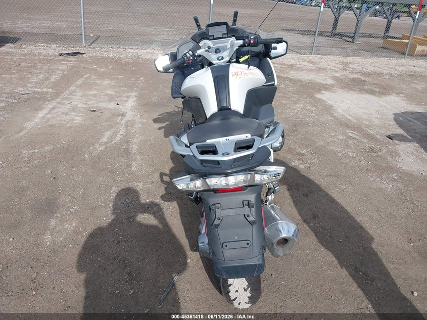 2019 BMW R 1250 VIN WB10J6305KZG33779 IAAI salvage auction — FRONT END, Clear (Michigan), sold $3,150 on 2026-07-22 (photo 6)