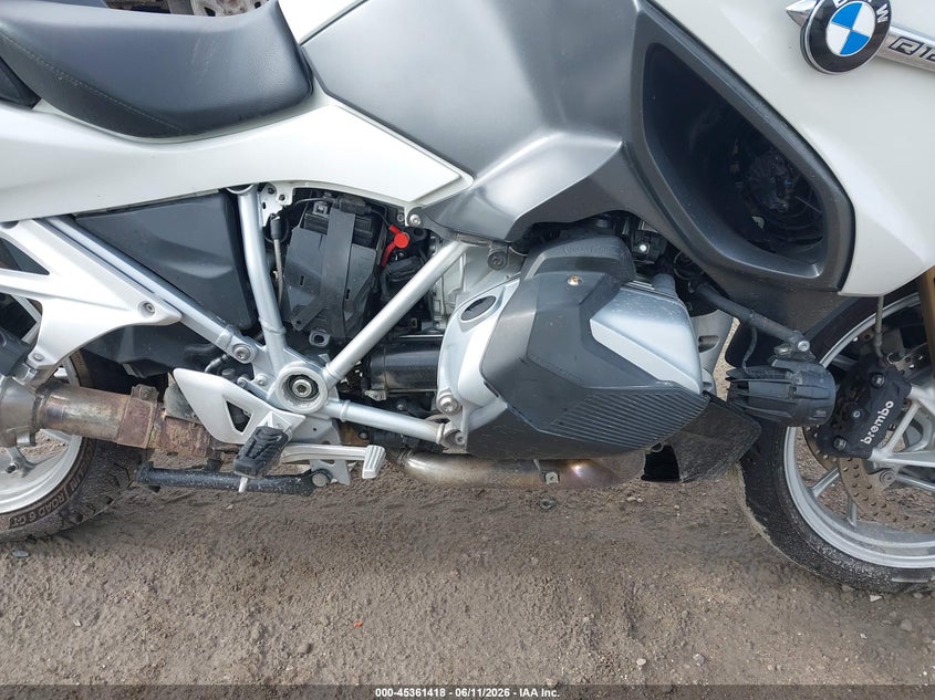 2019 BMW R 1250 VIN WB10J6305KZG33779 IAAI salvage auction — FRONT END, Clear (Michigan), sold $3,150 on 2026-07-22 (photo 8)