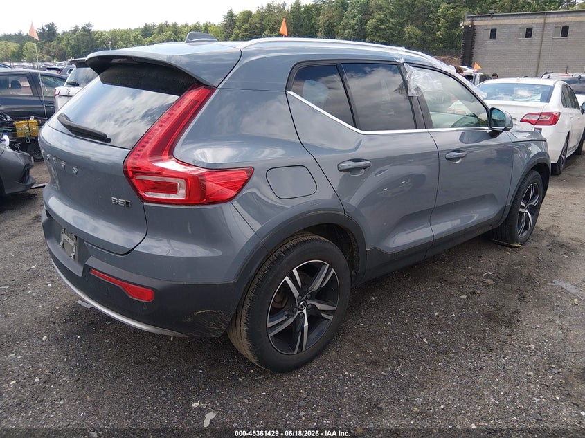 2023 Volvo Xc40 VIN YV4L12UN1P2966493 IAAI salvage auction — LEFT SIDE, Salvage (Massachusetts), sold $8,300 on 2026-07-17 (photo 4)