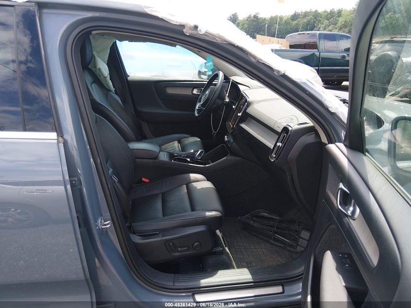 2023 Volvo Xc40 VIN YV4L12UN1P2966493 IAAI salvage auction — LEFT SIDE, Salvage (Massachusetts), sold $8,300 on 2026-07-17 (photo 5)