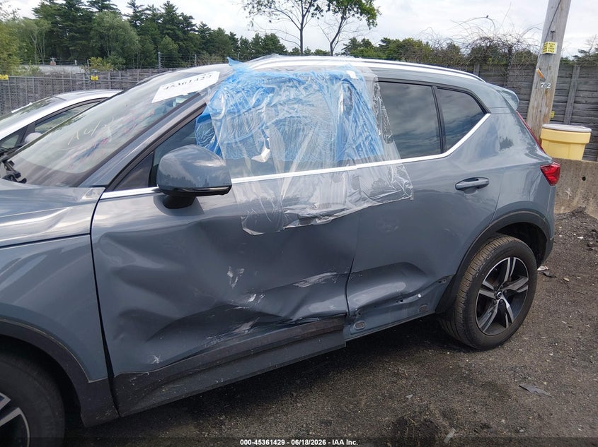 2023 Volvo Xc40 VIN YV4L12UN1P2966493 IAAI salvage auction — LEFT SIDE, Salvage (Massachusetts), sold $8,300 on 2026-07-17 (photo 6)