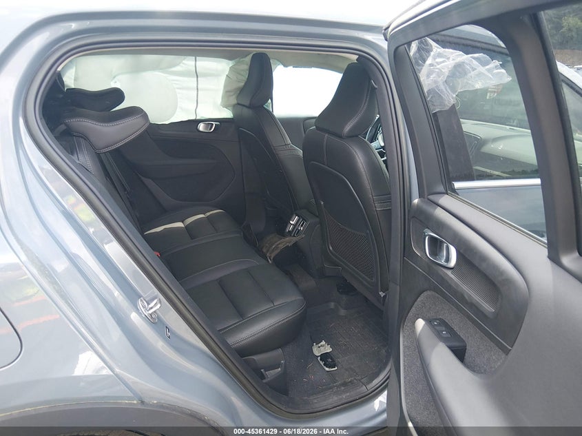 2023 Volvo Xc40 VIN YV4L12UN1P2966493 IAAI salvage auction — LEFT SIDE, Salvage (Massachusetts), sold $8,300 on 2026-07-17 (photo 8)