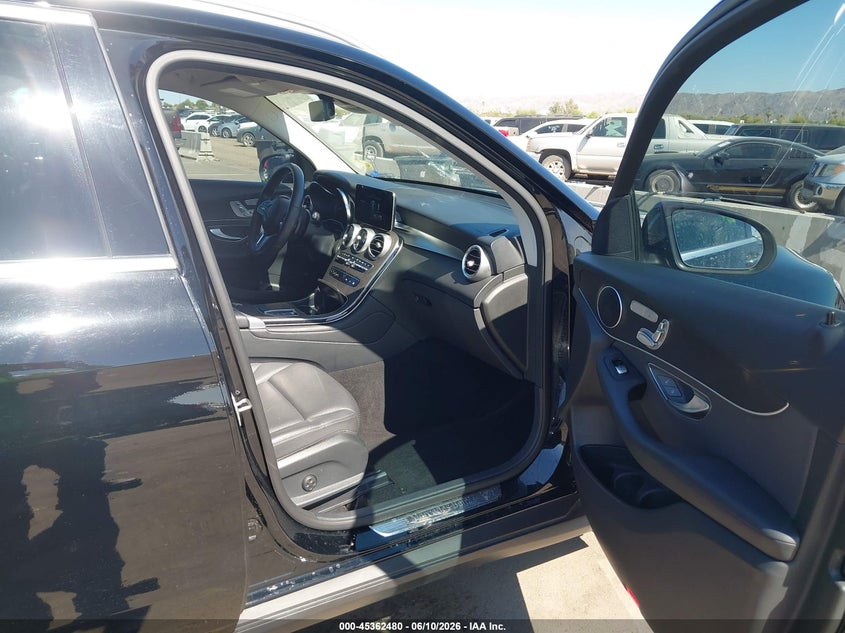 2022 Mercedes-benz Glc VIN W1N0G8DB2NV391130 IAAI salvage auction — REAR END, Salvage Title, sold $9,100 on 2026-08-01 (photo 5)
