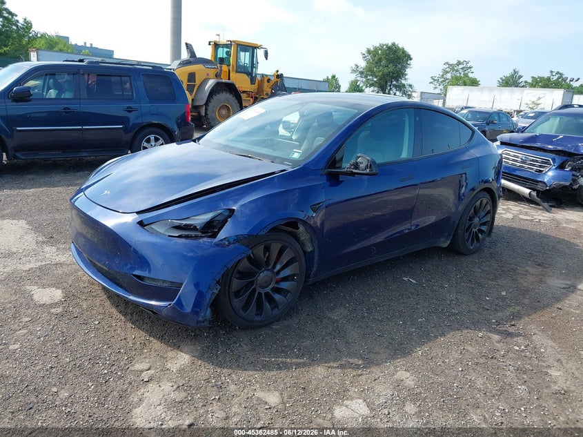 2022 Tesla Model y VIN 7SAYGDEF3NF464219 IAAI salvage auction — LEFT FRONT, Salvage Title, sold $11,800 on 2026-07-30 (photo 2)