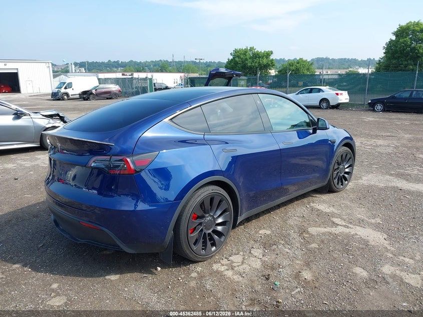 2022 Tesla Model y VIN 7SAYGDEF3NF464219 IAAI salvage auction — LEFT FRONT, Salvage Title, sold $11,800 on 2026-07-30 (photo 4)