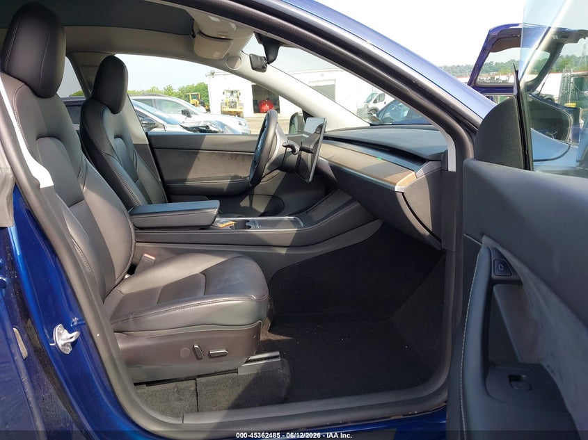 2022 Tesla Model y VIN 7SAYGDEF3NF464219 IAAI salvage auction — LEFT FRONT, Salvage Title, sold $11,800 on 2026-07-30 (photo 5)