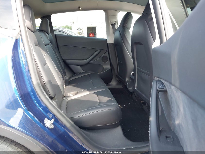 2022 Tesla Model y VIN 7SAYGDEF3NF464219 IAAI salvage auction — LEFT FRONT, Salvage Title, sold $11,800 on 2026-07-30 (photo 8)