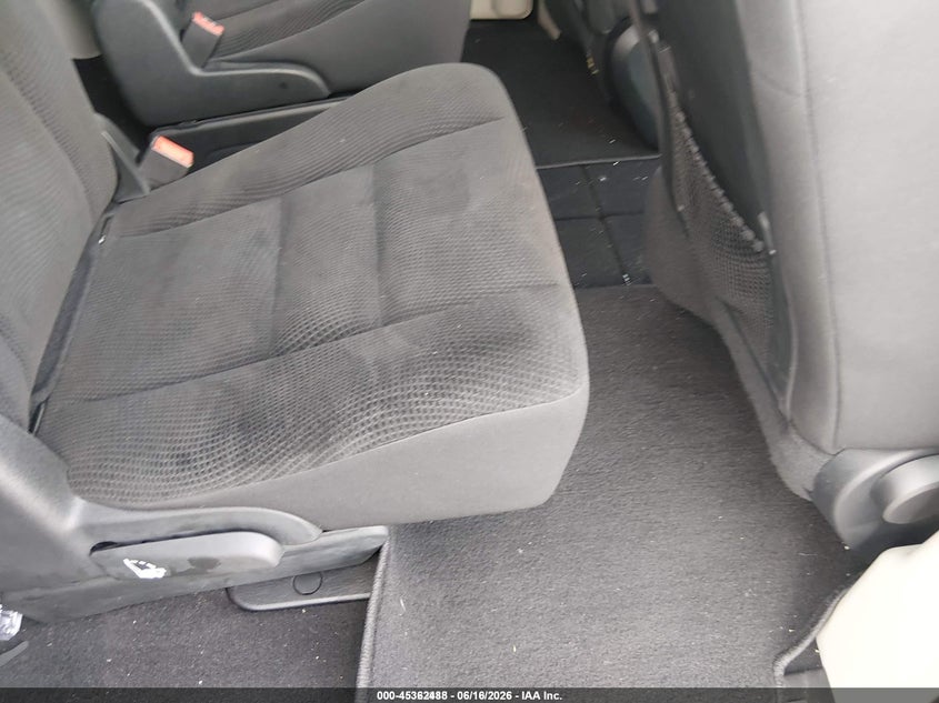 2017 Dodge Grand caravan VIN 2C4RDGBG9HR772819 IAAI salvage auction — NORMAL WEAR, Sf97 (Maryland), sold $11,525 on 2026-08-18 (photo 8)