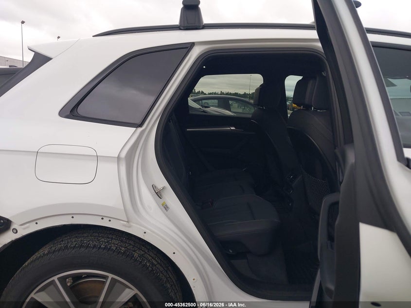 2025 Audi Q5 VIN WA1GAAFY0S2026100 IAAI salvage auction — REAR END, Salvage Title, sold $18,700 on 2026-08-27 (photo 8)