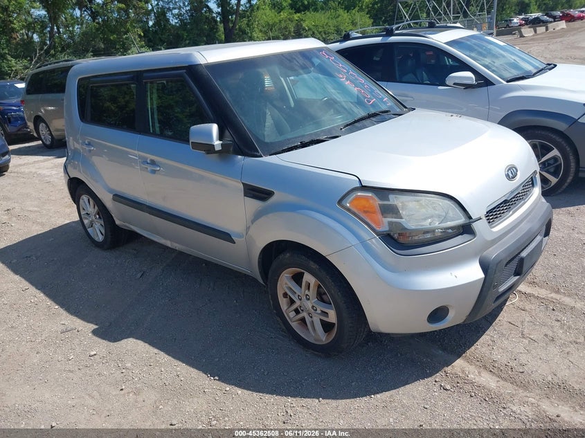 2011 Kia Soul VIN KNDJT2A27B7711597 IAAI salvage auction — NORMAL WEAR, Clear (Indiana), sold $400 on 2026-07-22 (photo 1)