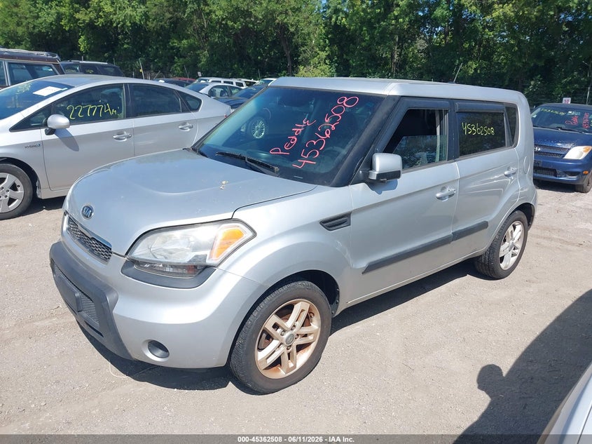 2011 Kia Soul VIN KNDJT2A27B7711597 IAAI salvage auction — NORMAL WEAR, Clear (Indiana), sold $400 on 2026-07-22 (photo 2)