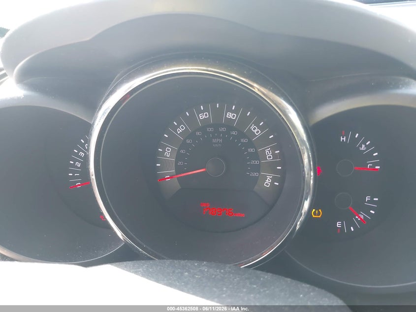 2011 Kia Soul VIN KNDJT2A27B7711597 IAAI salvage auction — NORMAL WEAR, Clear (Indiana), sold $400 on 2026-07-22 (photo 7)