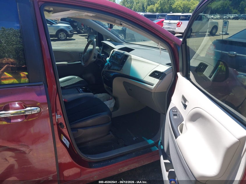2014 Toyota Sienna VIN 5TDXK3DCXES519348 IAAI salvage auction — RIGHT SIDE, Clear (Michigan), sold $4,025 on 2026-07-13 (photo 5)