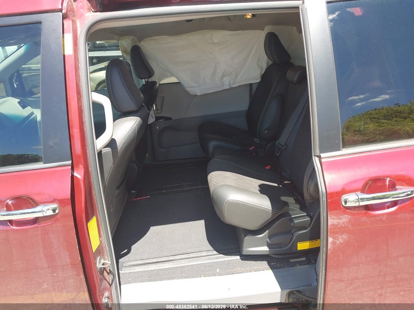 2014 Toyota Sienna VIN 5TDXK3DCXES519348 IAAI salvage auction — RIGHT SIDE, Clear (Michigan), sold $4,025 on 2026-07-13 (photo 8)