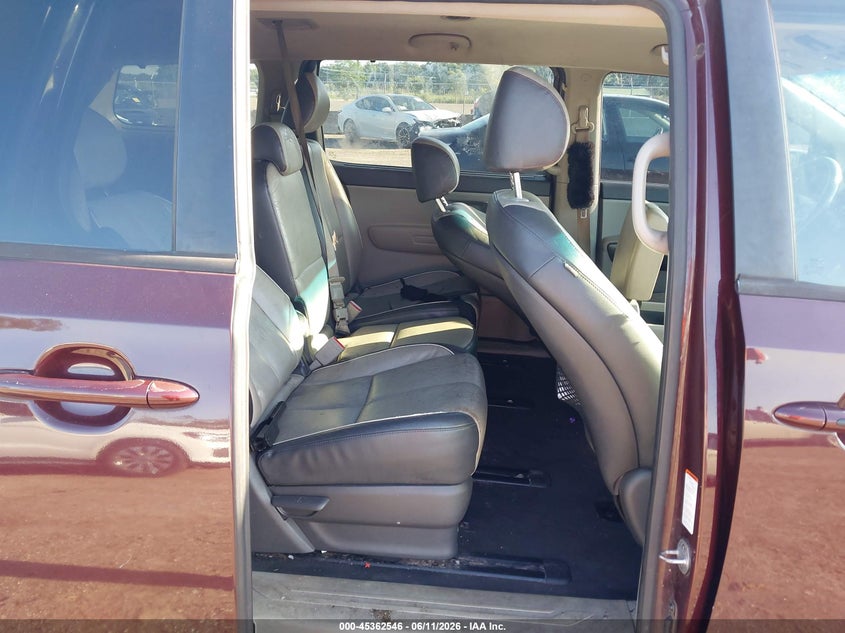 2017 Kia SEDONA VIN KNDMB5C18H6246686 IAAI salvage auction — NORMAL WEAR, Clear (Florida), sold $750 on 2026-07-14 (photo 8)