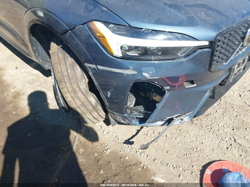 2024 Volvo Xc60 VIN YV4L12RL3R1723624 IAAI salvage auction — RIGHT FRONT, Salvage (Massachusetts), sold $15,000 on 2026-07-28 (photo 6)