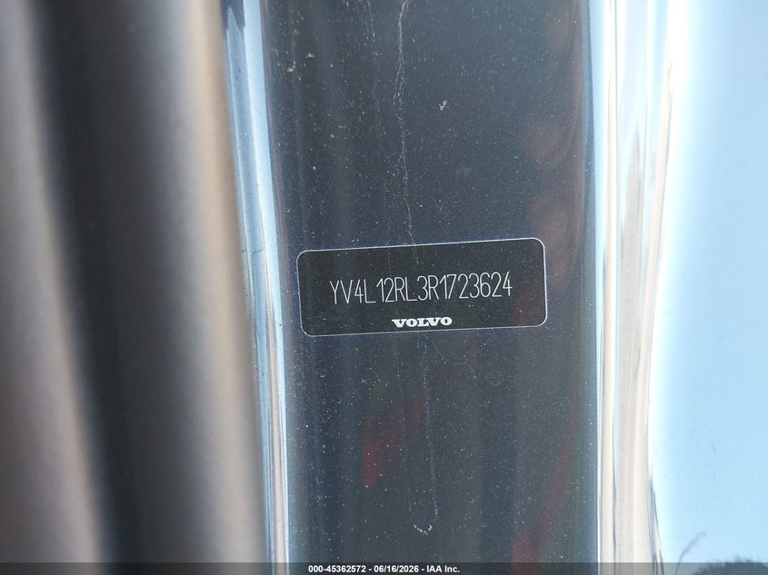2024 Volvo Xc60 VIN YV4L12RL3R1723624 IAAI salvage auction — RIGHT FRONT, Salvage (Massachusetts), sold $15,000 on 2026-07-28 (photo 9)