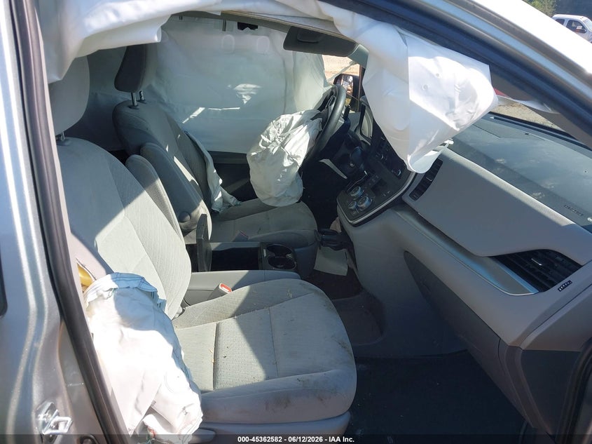 2020 Toyota Sienna VIN 5TDKZ3DC9LS021726 IAAI salvage auction — FRONT END, Salvage Title, sold $6,150 on 2026-07-20 (photo 5)