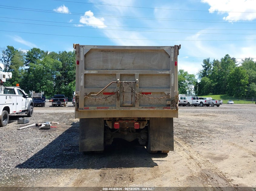 2005 Mack 700 cv700 VIN 1M2AG10C95M024843 IAAI salvage auction — ROLLOVER, Salvage (Ohio), sold $9,050 on 2026-08-26 (photo 8)