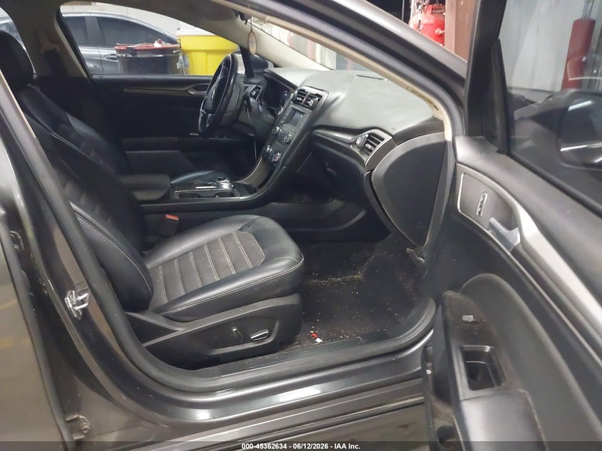2017 Ford Fusion VIN 3FA6P0H74HR207211 IAAI salvage auction — REAR END, Salvage Title, sold $2,000 on 2026-08-02 (photo 5)