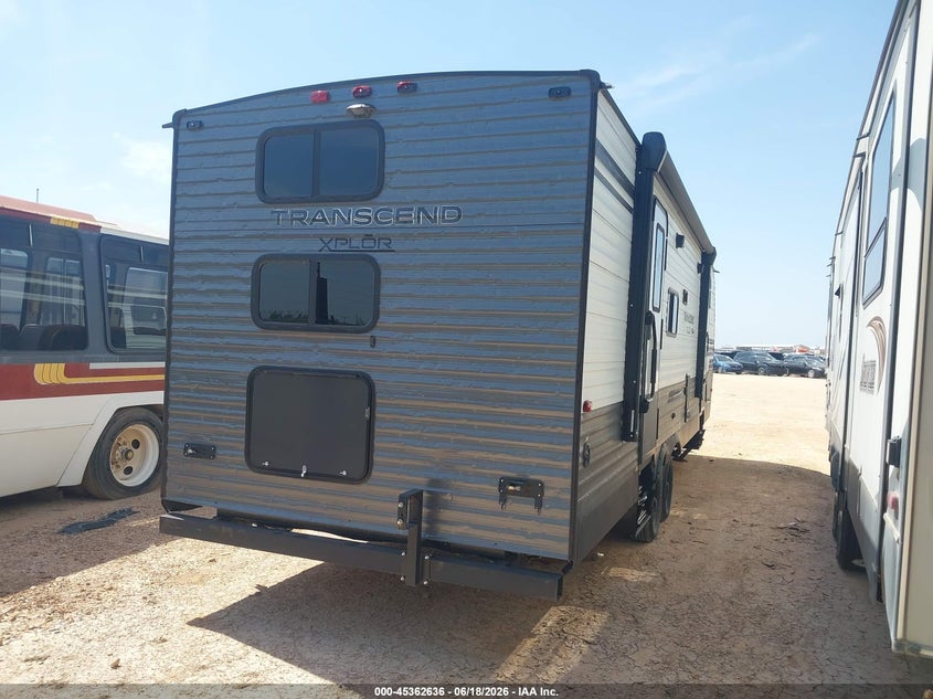 2020 Grand design Other VIN 573TT3322L8803782 IAAI salvage auction — HAIL, Wait Title, sold $5,750 on 2026-09-15 (photo 4)