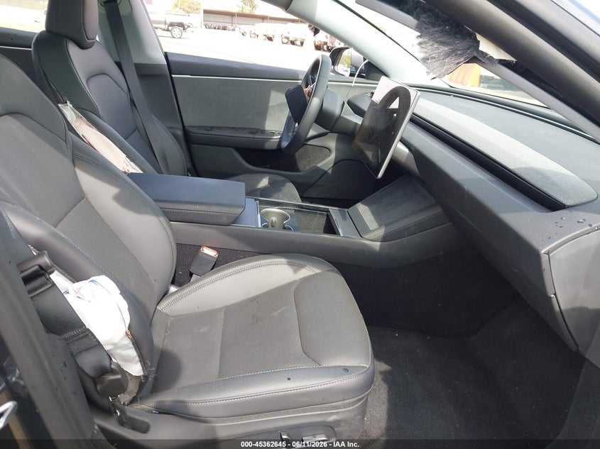 2025 Tesla Model 3 VIN 5YJ3E1EA9SF977986 IAAI salvage auction — RIGHT REAR, Salvage Title, sold $8,800 on 2026-07-29 (photo 5)