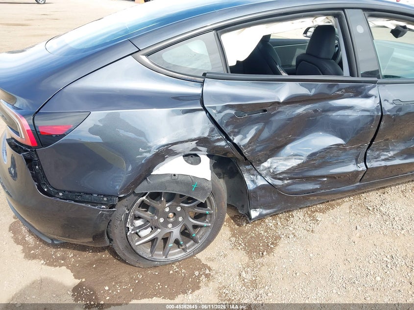 2025 Tesla Model 3 VIN 5YJ3E1EA9SF977986 IAAI salvage auction — RIGHT REAR, Salvage Title, sold $8,800 on 2026-07-29 (photo 6)