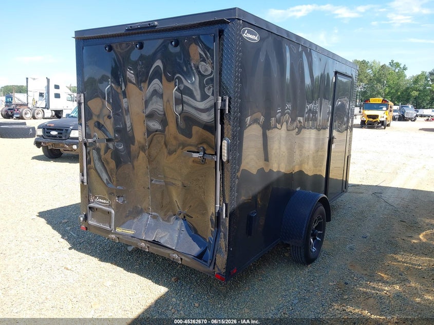 2024 Arising industries Enclosed trailer VIN 5YCBE121XRH001964 IAAI salvage auction — REAR END, Salvage (North Carolina), sold $1,300 on 2026-07-15 (photo 4)