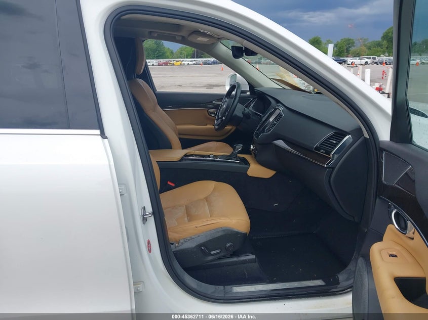 2016 Volvo Xc90 VIN YV4A22PK9G1062368 IAAI salvage auction — WATER/FLOOD, Salvage (Ohio), sold $3,000 on 2026-07-09 (photo 5)