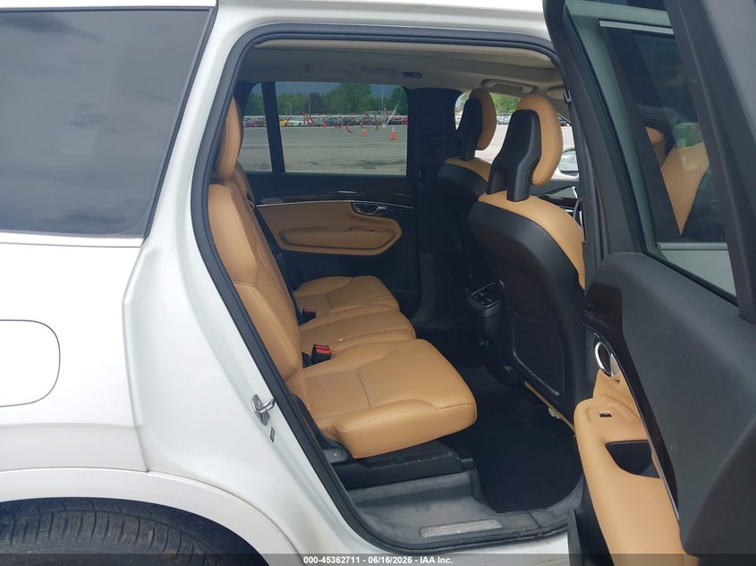 2016 Volvo Xc90 VIN YV4A22PK9G1062368 IAAI salvage auction — WATER/FLOOD, Salvage (Ohio), sold $3,000 on 2026-07-09 (photo 8)