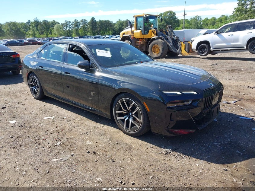 2026 BMW 7er VIN WBA33EH00TCW65535 — IAAI salvage auction photo