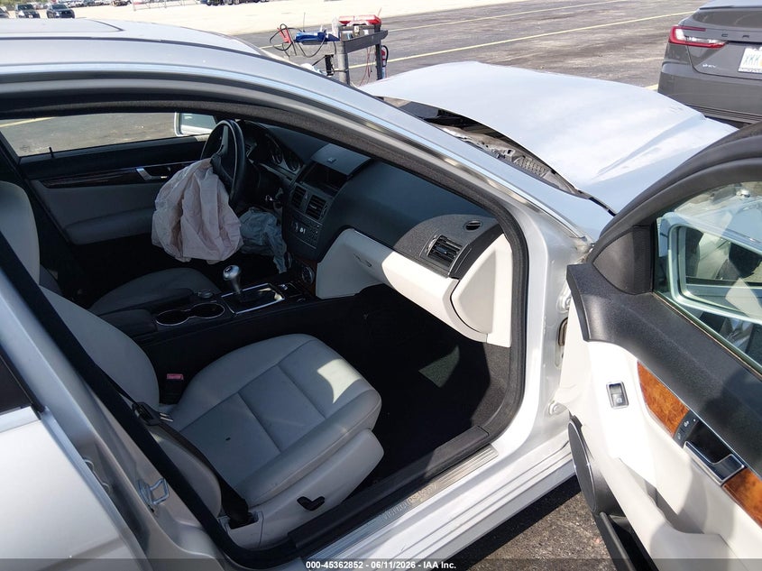 2011 Mercedes-benz C class VIN WDDGF5EBXBR171704 IAAI salvage auction — FRONT END, Rebuildable (Florida), sold $400 on 2026-07-09 (photo 5)