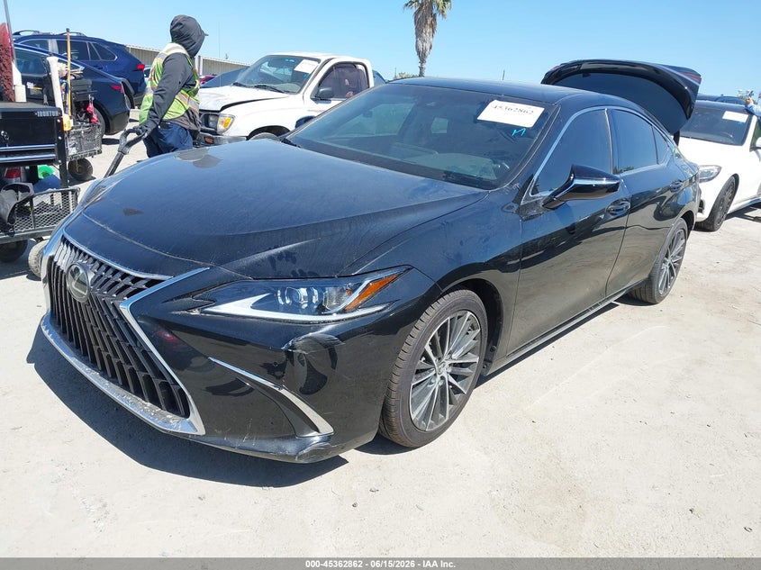 2025 Lexus ES VIN 58ADA1C16SU069526 IAAI salvage auction — REAR END, Salvage Title, sold $18,300 on 2026-07-29 (photo 2)