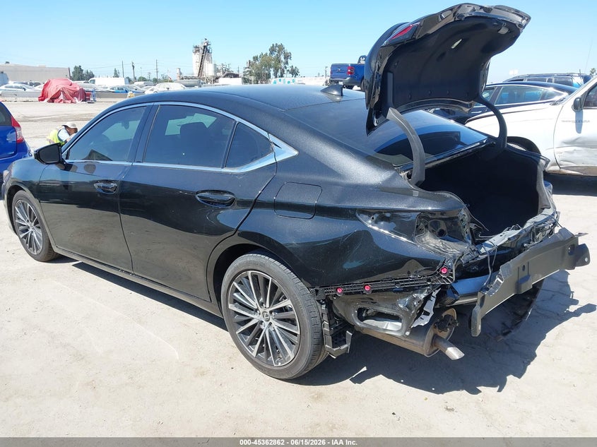 2025 Lexus ES VIN 58ADA1C16SU069526 IAAI salvage auction — REAR END, Salvage Title, sold $18,300 on 2026-07-29 (photo 3)