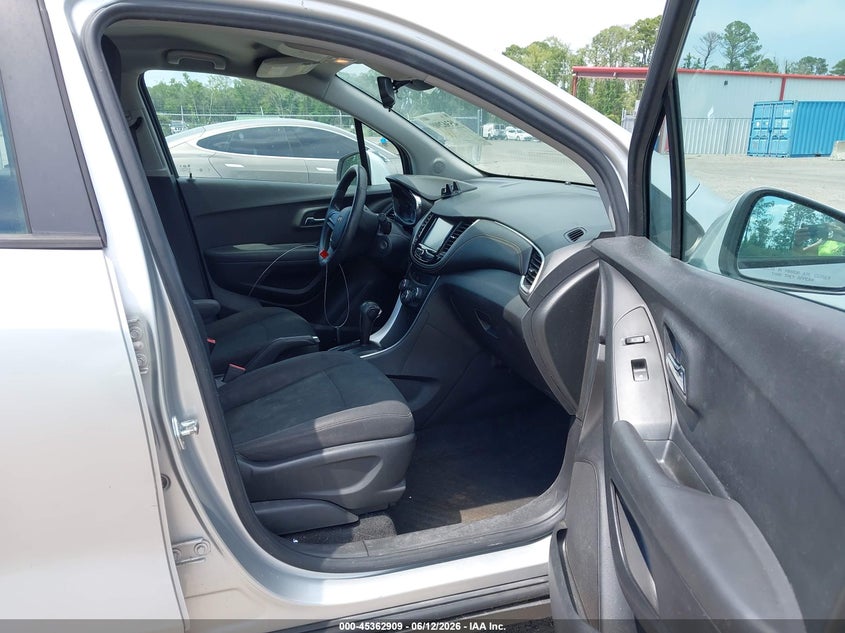2017 Chevrolet Trax VIN KL7CJKSB7HB176576 IAAI salvage auction — NORMAL WEAR, Salvage Title, sold $2,250 on 2026-07-21 (photo 5)