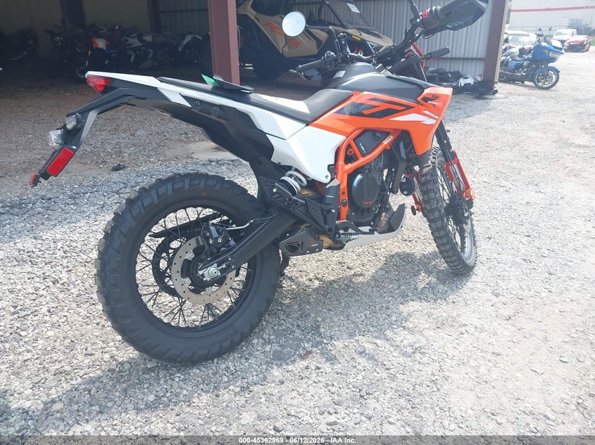 2025 Ktm 390 adventure VIN MD2J1J406SN201189 IAAI salvage auction — FRONT END, Salvage (Georgia), sold $2,550 on 2026-07-22 (photo 4)