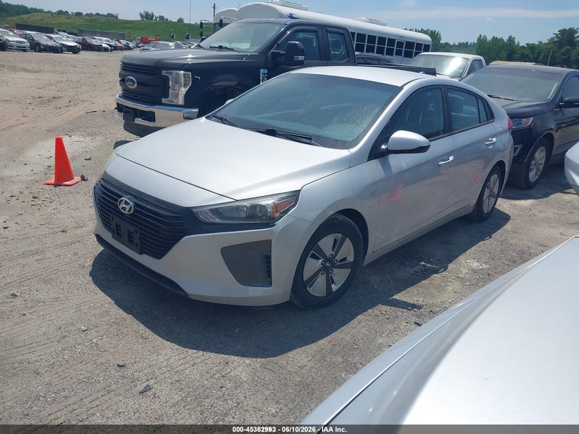 2018 Hyundai Ioniq hybrid VIN KMHC65LC6JU075967 IAAI salvage auction — NORMAL WEAR, Sf97 (New Hampshire), sold $6,100 on 2026-07-23 (photo 2)