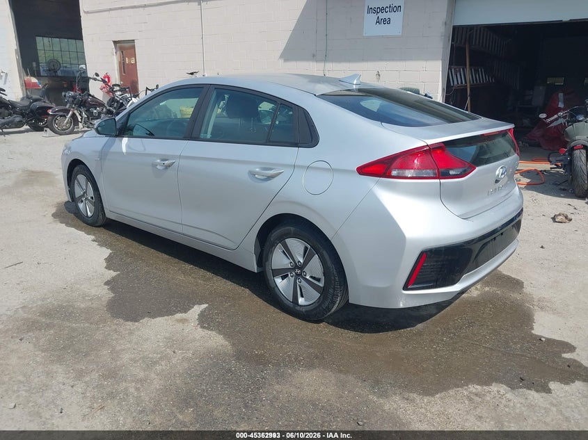 2018 Hyundai Ioniq hybrid VIN KMHC65LC6JU075967 IAAI salvage auction — NORMAL WEAR, Sf97 (New Hampshire), sold $6,100 on 2026-07-23 (photo 3)