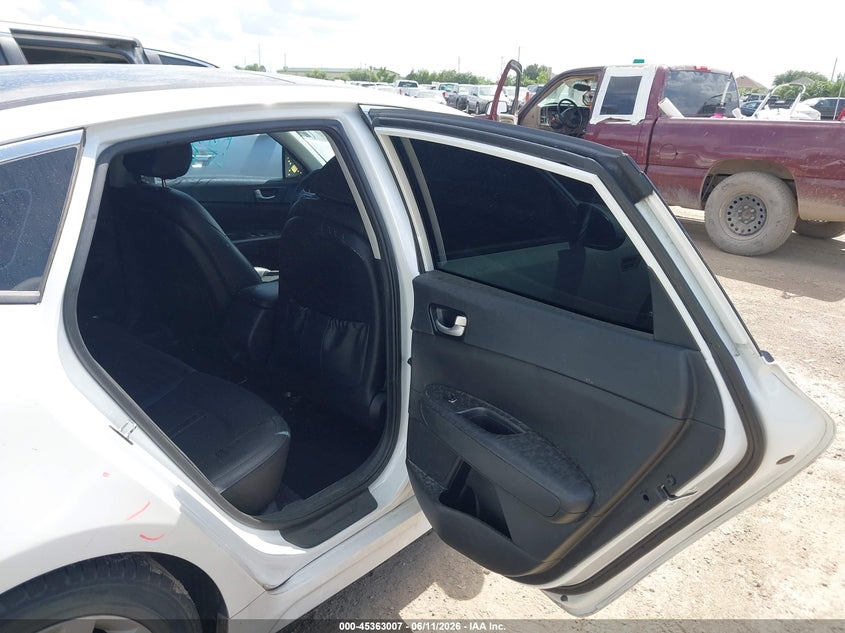 2018 Kia Optima VIN 5XXGT4L33JG243854 IAAI salvage auction — FRONT & REAR, Original (Texas), sold $2,000 on 2026-07-22 (photo 8)