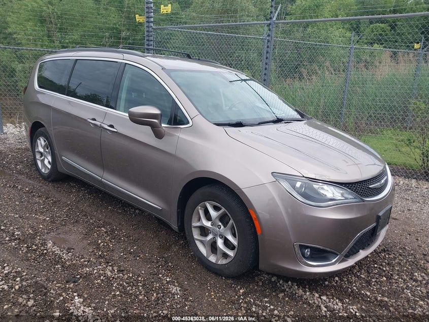 2017 Chrysler Pacifica VIN 2C4RC1BG9HR777163 IAAI salvage auction — LEFT FRONT, Salvage (Illinois), sold $1,900 on 2026-07-09 (photo 1)