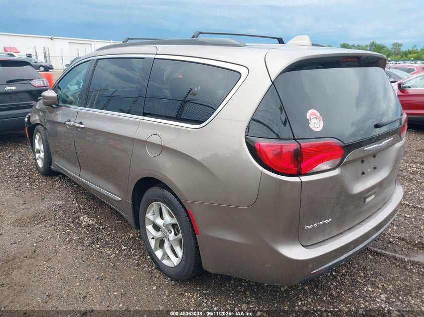 2017 Chrysler Pacifica VIN 2C4RC1BG9HR777163 IAAI salvage auction — LEFT FRONT, Salvage (Illinois), sold $1,900 on 2026-07-09 (photo 3)