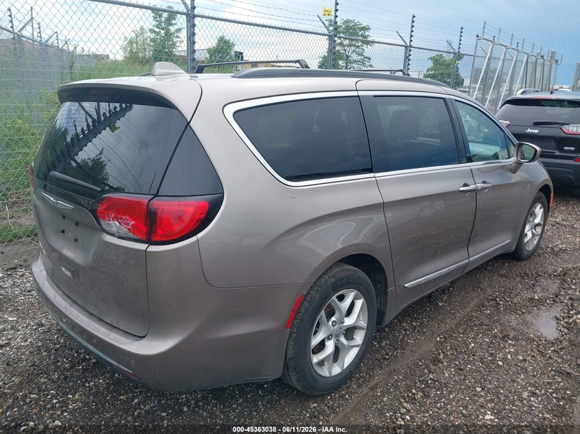 2017 Chrysler Pacifica VIN 2C4RC1BG9HR777163 IAAI salvage auction — LEFT FRONT, Salvage (Illinois), sold $1,900 on 2026-07-09 (photo 4)