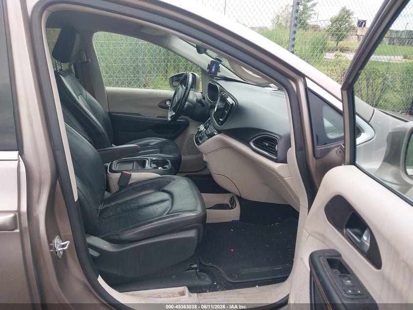 2017 Chrysler Pacifica VIN 2C4RC1BG9HR777163 IAAI salvage auction — LEFT FRONT, Salvage (Illinois), sold $1,900 on 2026-07-09 (photo 5)