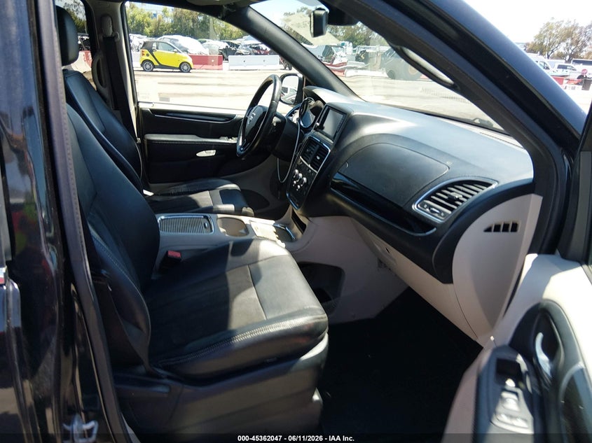 2019 Dodge Caravan VIN 2C4RDGCG5KR662176 IAAI salvage auction — REPOSSESSION, Clear - Dealer Only (California), sold $1,850 on 2026-07-09 (photo 5)