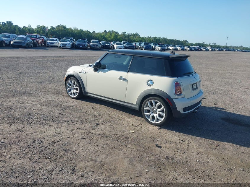 2010 Mini Cooper VIN WMWMF7C59ATZ70250 IAAI salvage auction — NORMAL WEAR, Clear (Florida), sold $500 on 2026-07-21 (photo 3)