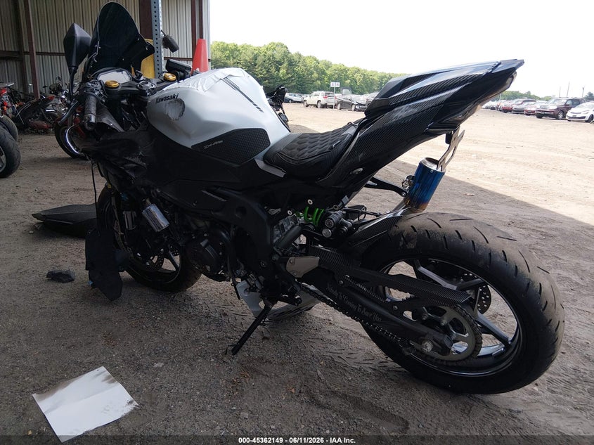 2025 Kawasaki VIN ML5ZXCS14SDA37989 IAAI salvage auction — FRONT END, Salvage (Massachusetts), sold $325 on 2026-07-08 (photo 3)